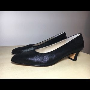 Salvatore Ferragamo Black Kitten Heel Size 7 2A